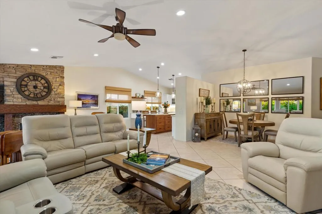 79230 Laurie Court, La Quinta, California 92253 home-pic-8