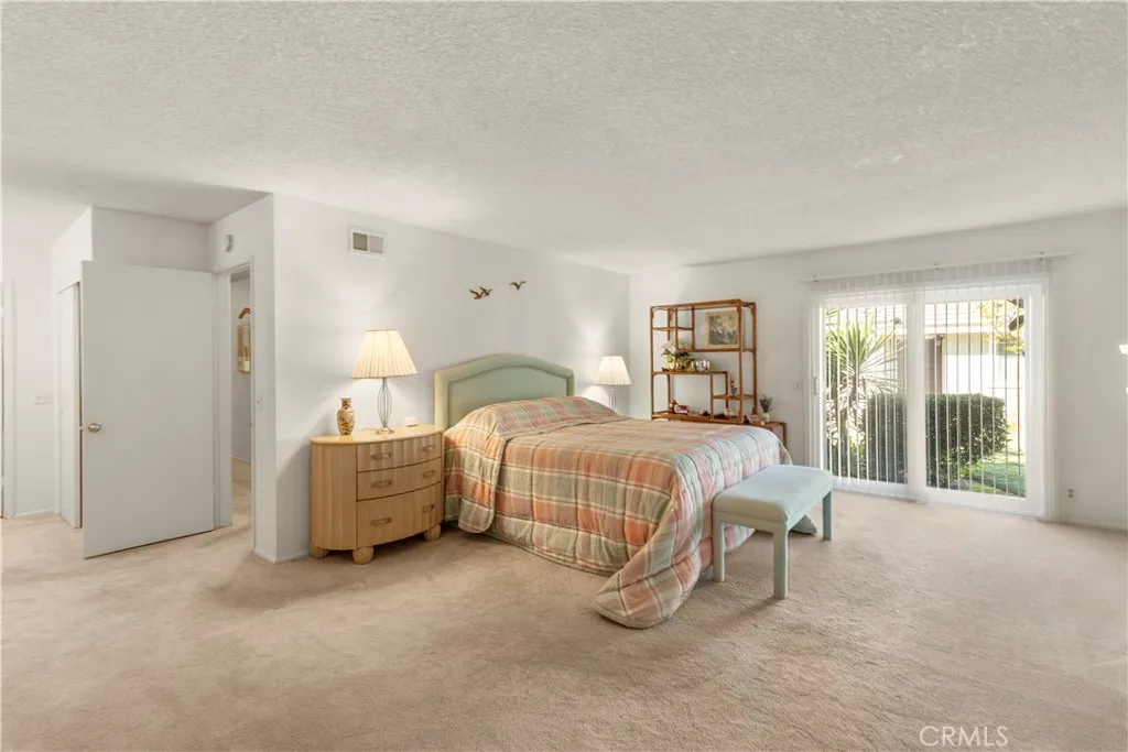 24142 Minnetonka Lane, Lake Forest, California 92630 home-pic-17