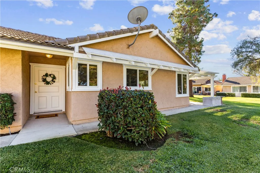 24142 Minnetonka Lane, Lake Forest, California 92630 home-pic-2