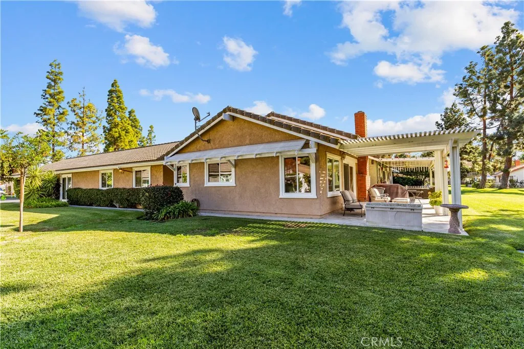 24142 Minnetonka Lane, Lake Forest, California 92630 home-pic-3