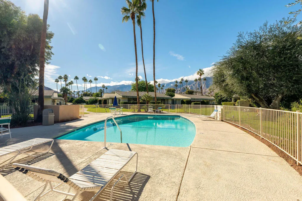1004 Saint Thomas Circle, Palm Springs, California 92264 home-pic-31