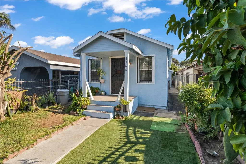 1766 E 105th, Los Angeles, California 90002 home-pic-3