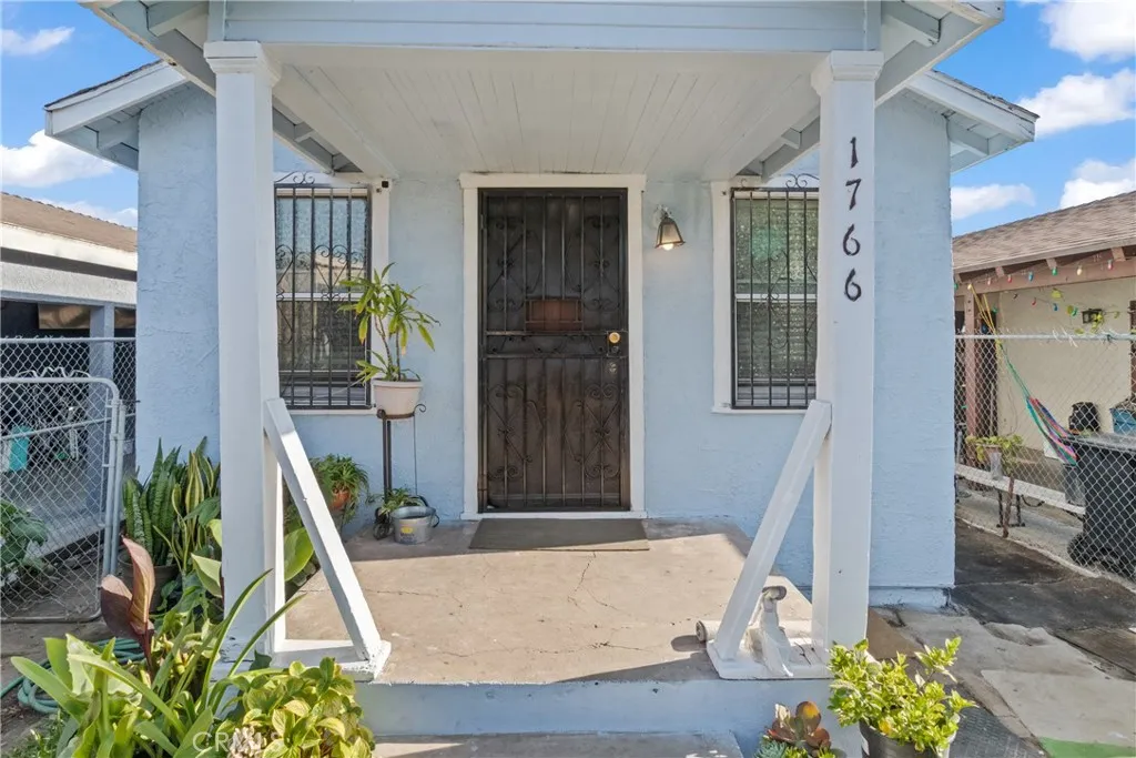 1766 E 105th, Los Angeles, California 90002 home-pic-1