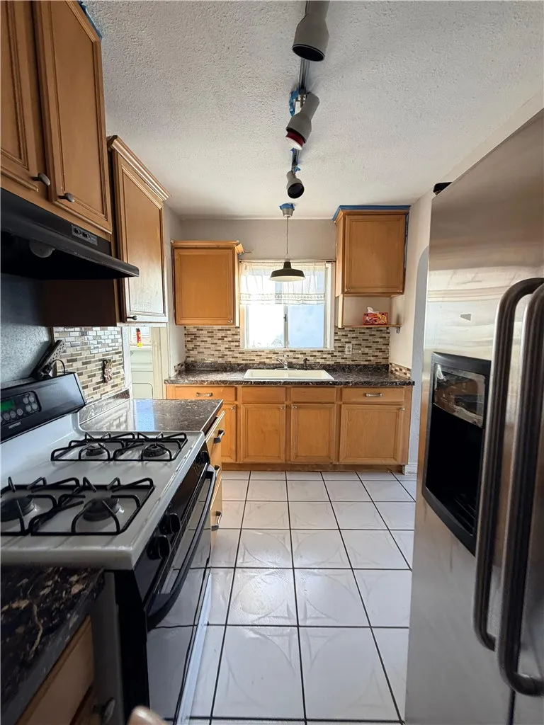 2452 Adriatic, Long Beach, California 90810 home-pic-4