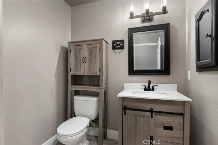1/2 bath downstairs