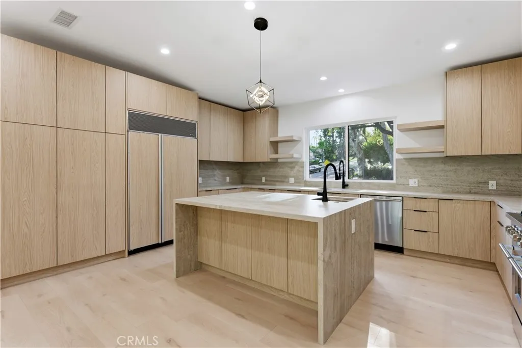 18653 Palomino Drive, Tarzana, California 91356 home-pic-6