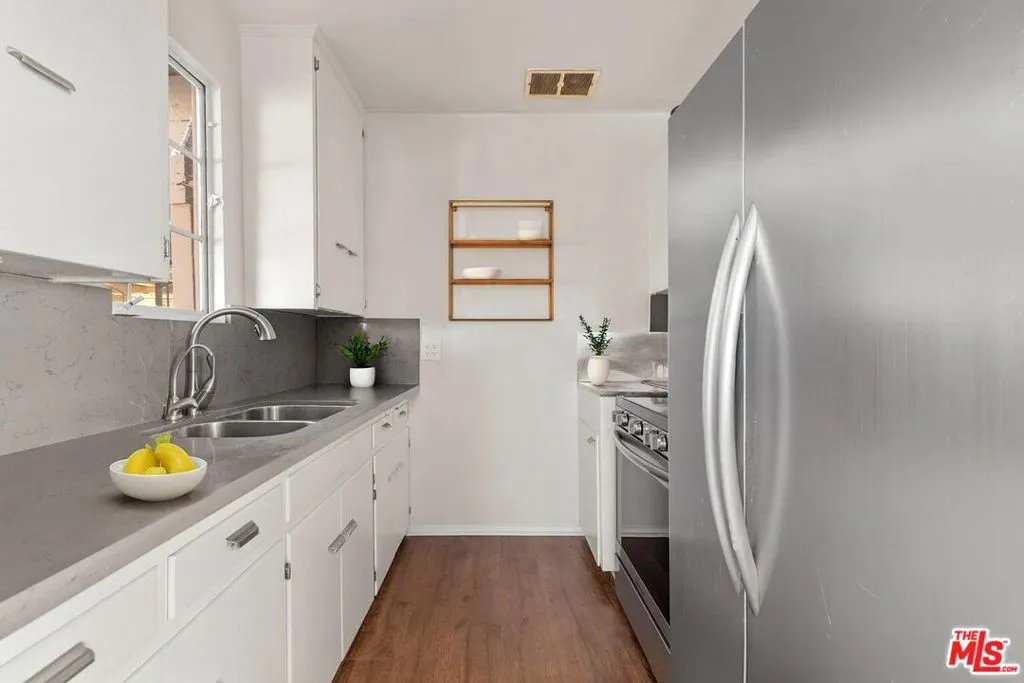 3118 Goodview Trail, Los Angeles, California 90068 home-pic-8