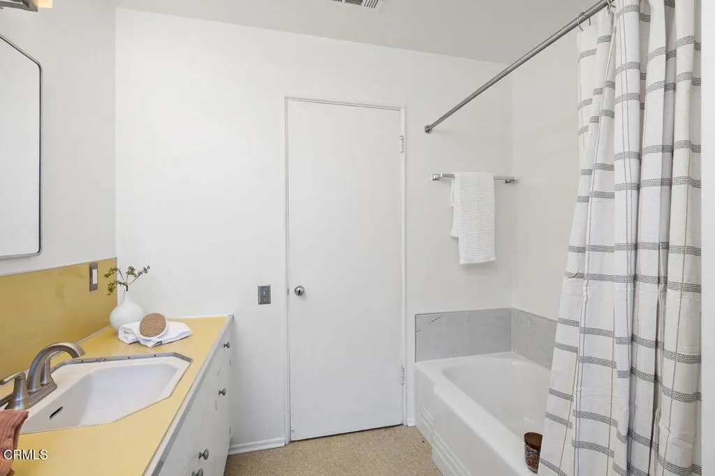 314 San Juan Way, La Canada Flintridge, California 91011 home-pic-27