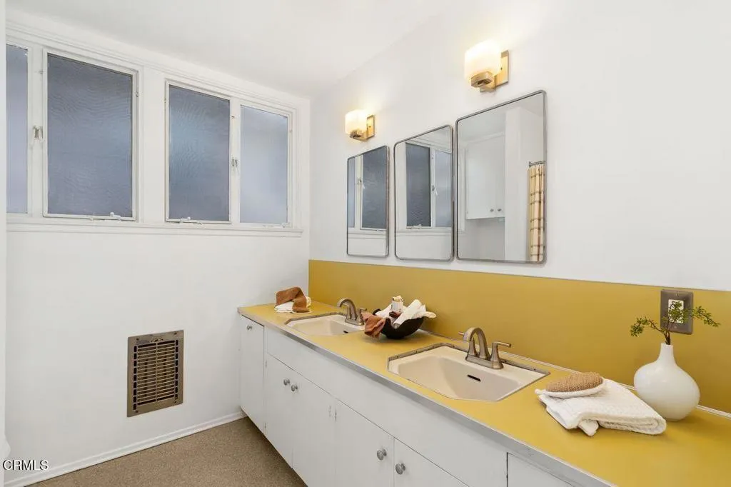 314 San Juan Way, La Canada Flintridge, California 91011 home-pic-26
