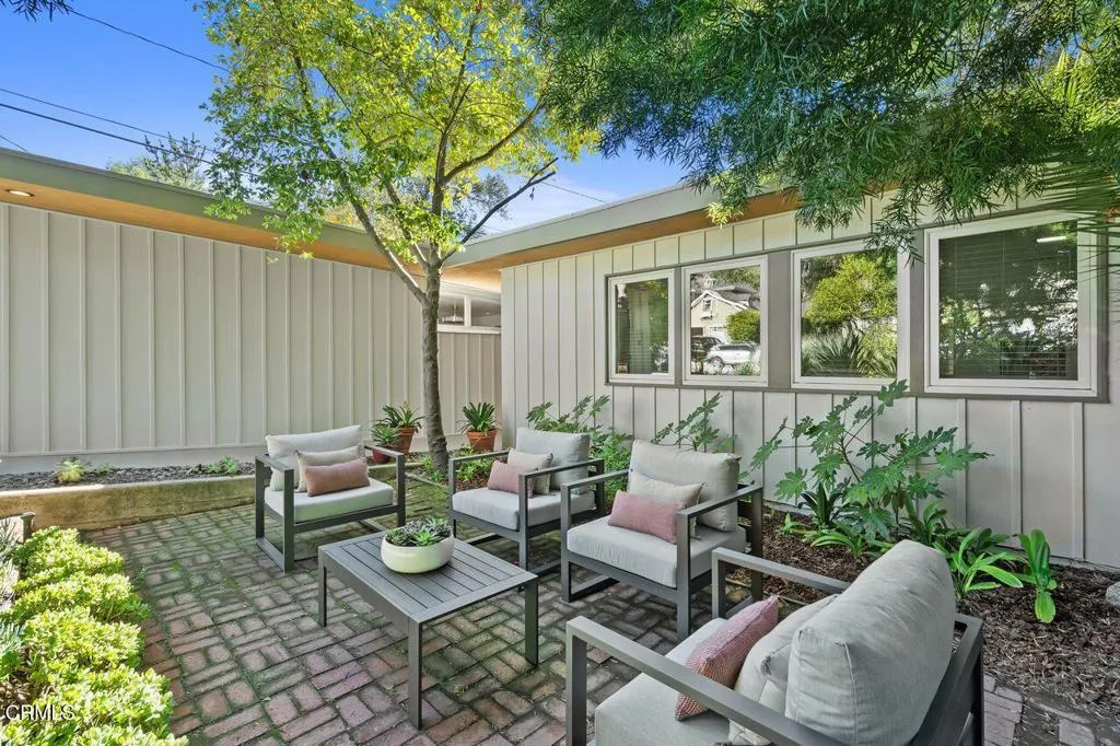 314 San Juan Way, La Canada Flintridge, California 91011 home-pic-3