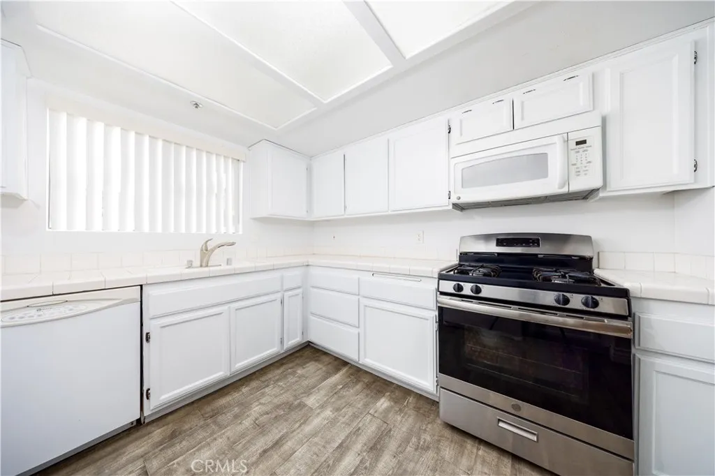 1451 S Reservoir 1, Pomona, California 91766 home-pic-8