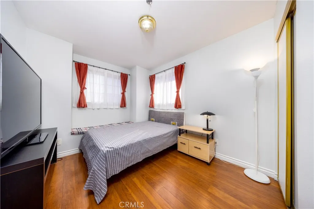 1451 S Reservoir 1, Pomona, California 91766 home-pic-11