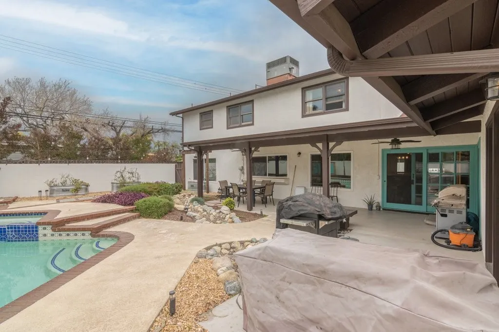 1695 N Palm, Upland, California 91784 home-pic-33