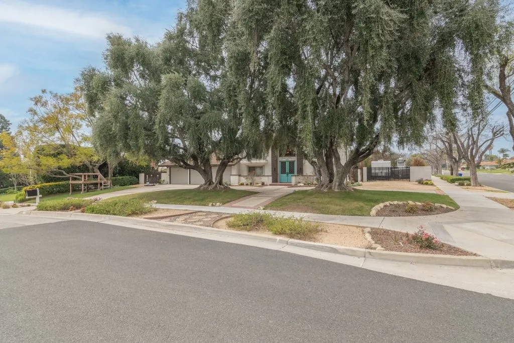 1695 N Palm, Upland, California 91784 home-pic-45