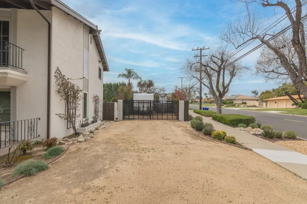 1695 N Palm, Upland, California 91784 home-pic-44
