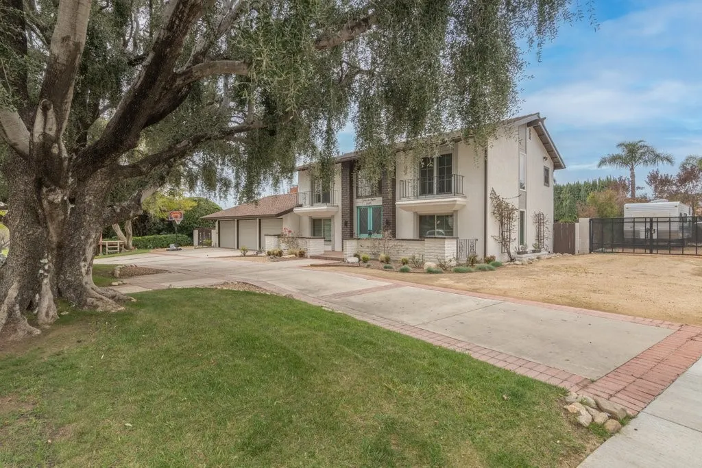 1695 N Palm, Upland, California 91784 home-pic-2