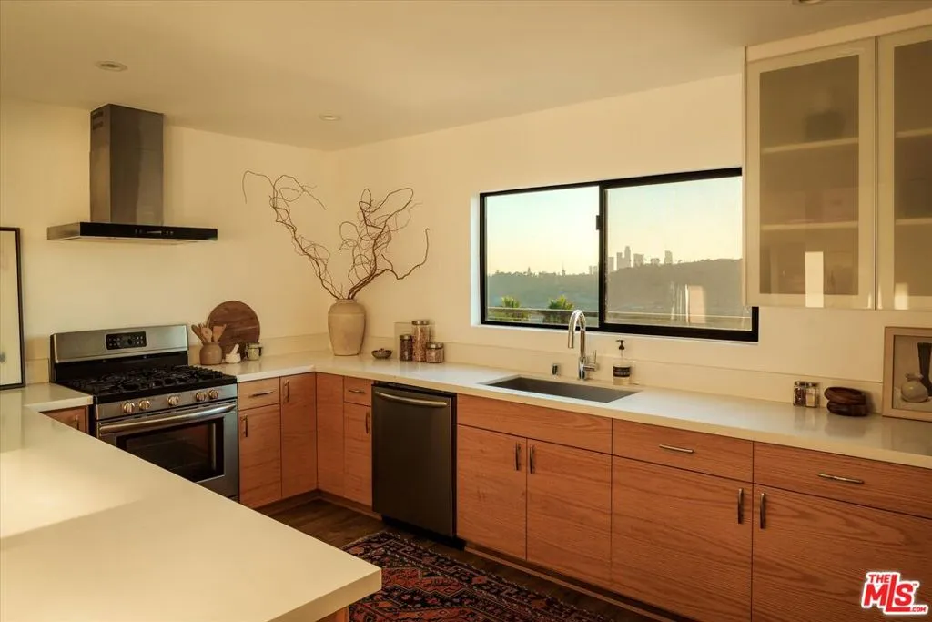 474 Vista Gloriosa Drive, Los Angeles, California 90065 home-pic-7