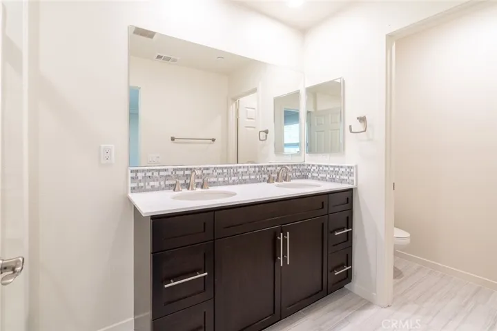 Primary Bdrm - Bathroom
