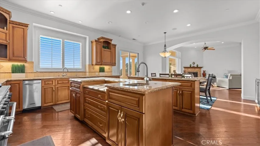 752 Valparaiso Drive, Claremont, California 91711