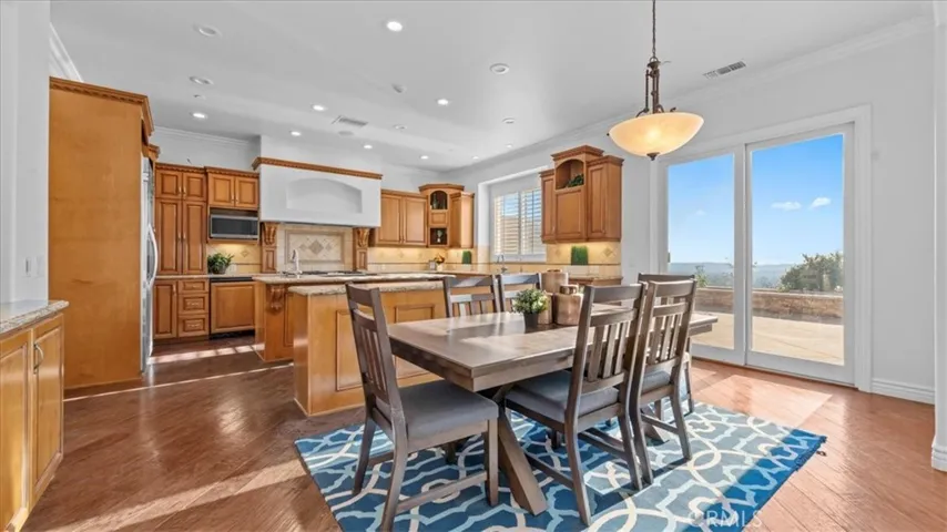 752 Valparaiso Drive, Claremont, California 91711