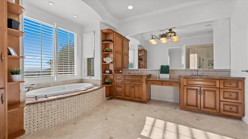 752 Valparaiso Drive, Claremont, California 91711