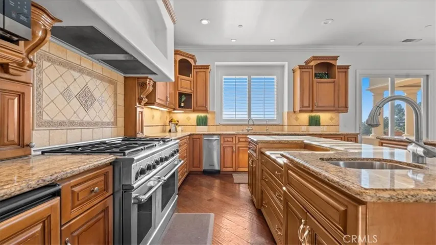 752 Valparaiso Drive, Claremont, California 91711