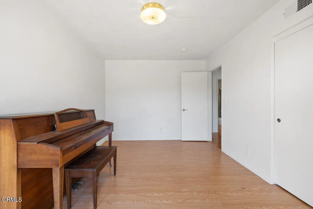3222 Emerald Isle Drive, Glendale, California 91206 home-pic-24