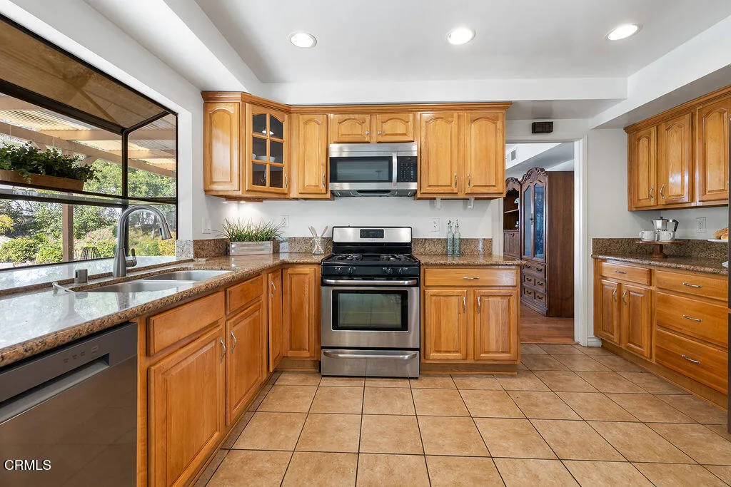 3222 Emerald Isle Drive, Glendale, California 91206 home-pic-12