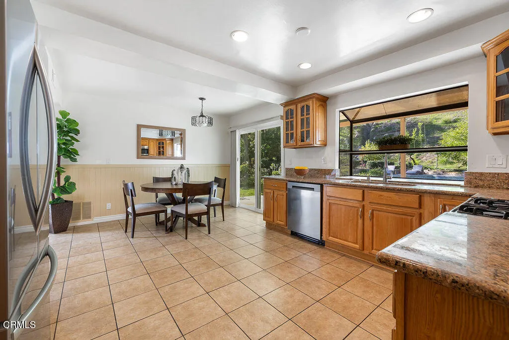 3222 Emerald Isle Drive, Glendale, California 91206 home-pic-10