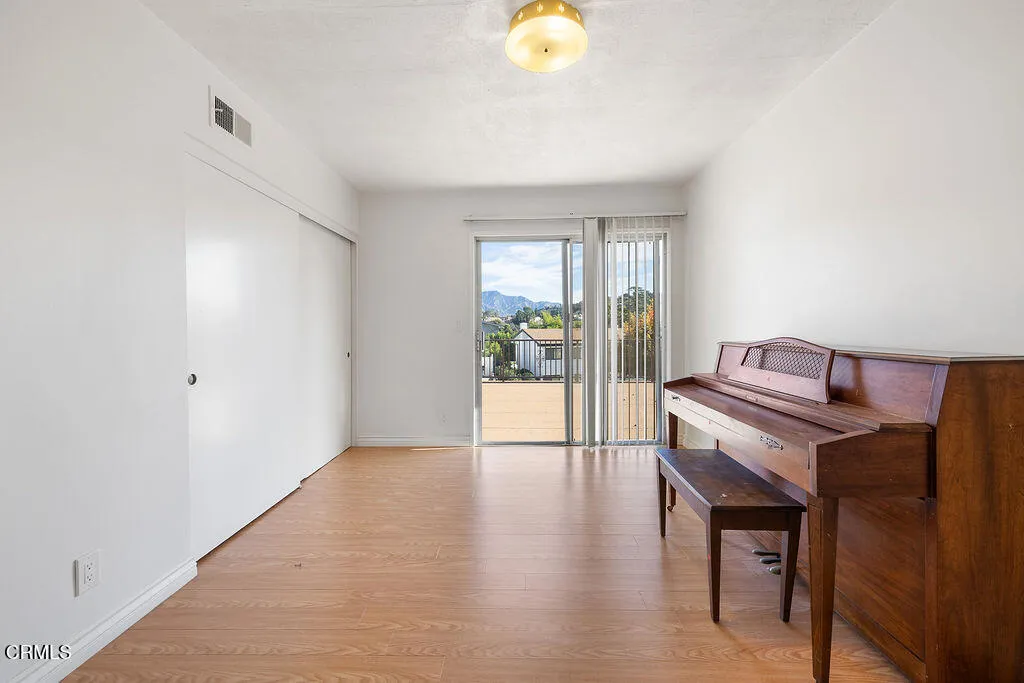 3222 Emerald Isle Drive, Glendale, California 91206 home-pic-23