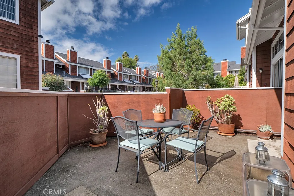 19431 Sherman 10, Reseda, California 91335 home-pic-3