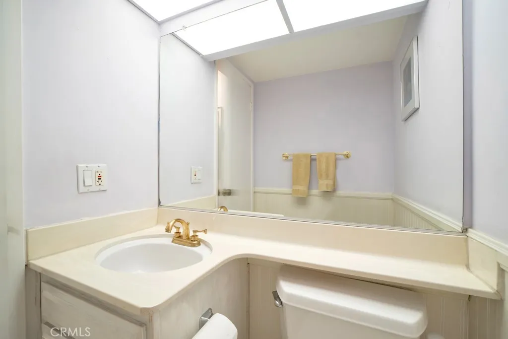 19431 Sherman 10, Reseda, California 91335 home-pic-16