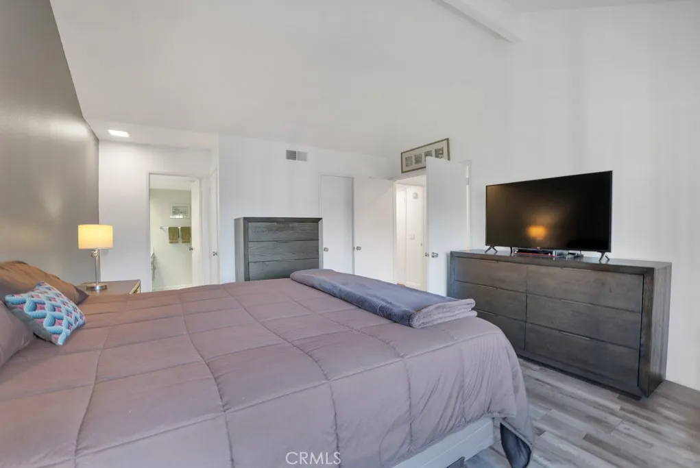 19431 Sherman 10, Reseda, California 91335 home-pic-21