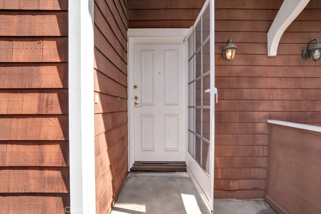 19431 Sherman 10, Reseda, California 91335 home-pic-6
