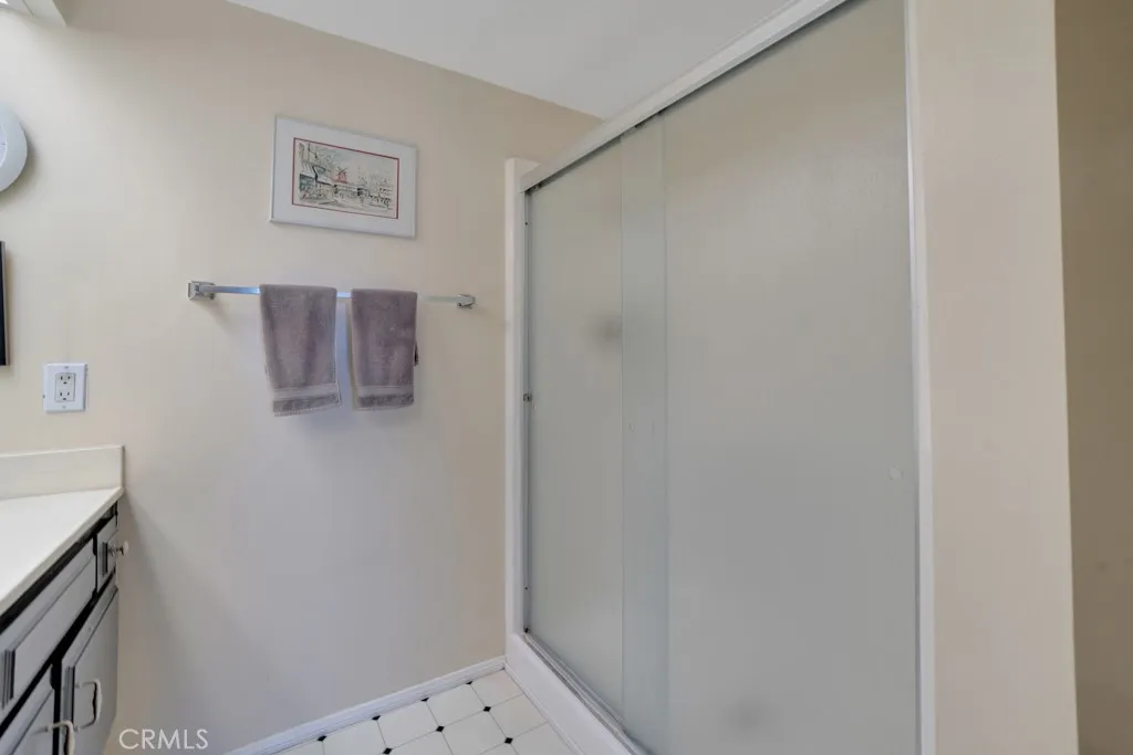 19431 Sherman 10, Reseda, California 91335 home-pic-24