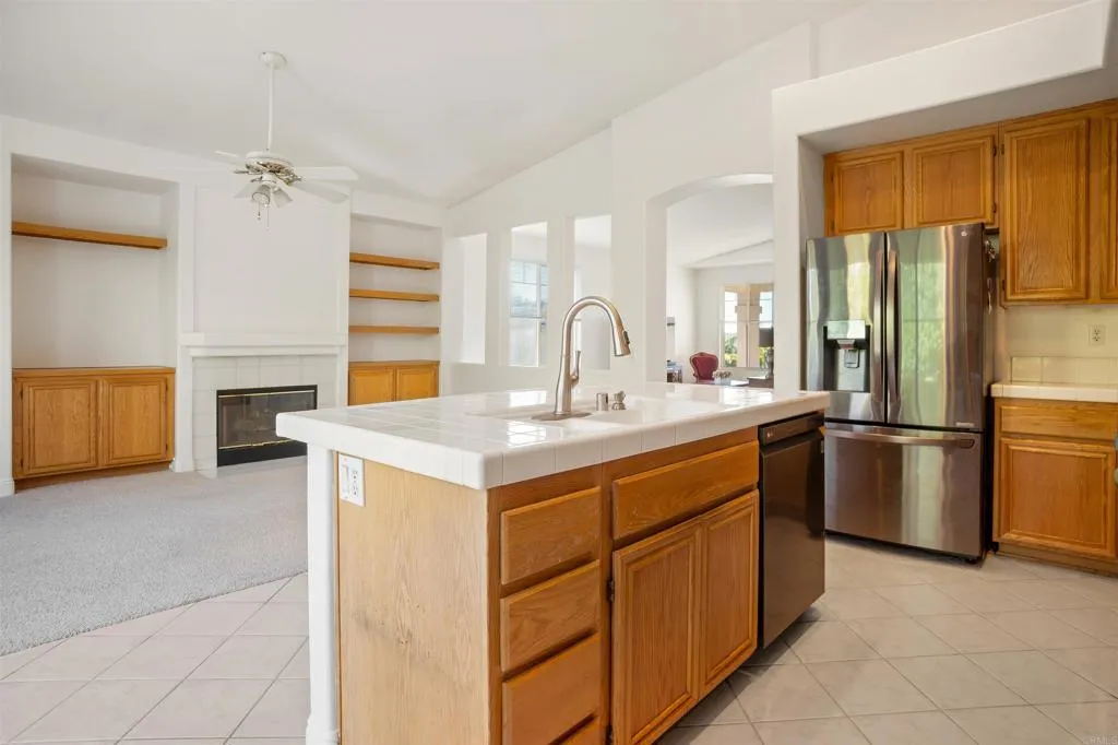 1 Corte Rossa, Lake Elsinore, California 92532 home-pic-12