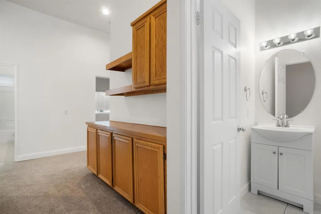 1 Corte Rossa, Lake Elsinore, California 92532 home-pic-19