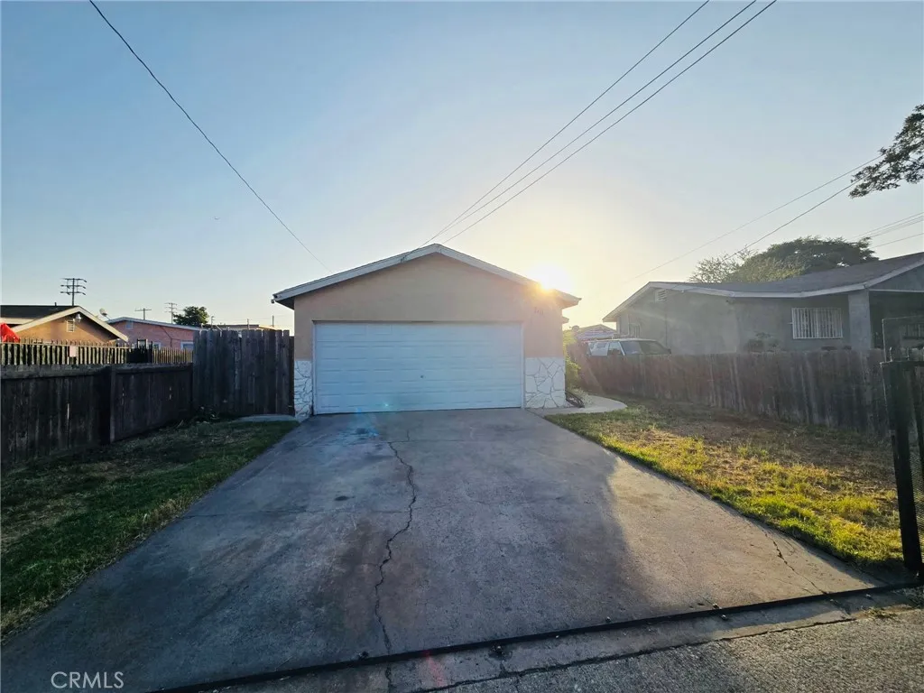 7411 Elsie, Los Angeles, California 90001 home-pic-3