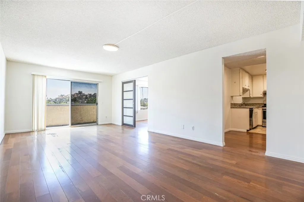 1422 Rock Glen 210, Glendale, California 91205 home-pic-1