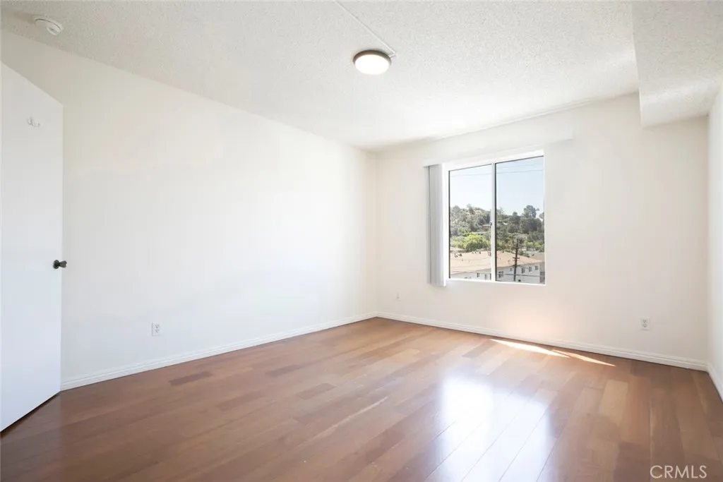 1422 Rock Glen 210, Glendale, California 91205 home-pic-15