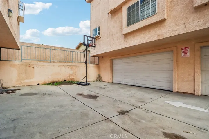 15928 Hunsaker 7, Paramount, California 90723