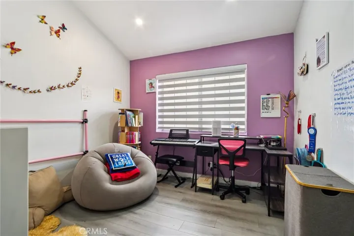 15928 Hunsaker 7, Paramount, California 90723
