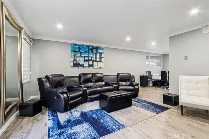 15928 Hunsaker 7, Paramount, California 90723