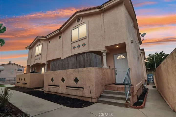 15928 Hunsaker 7, Paramount, California 90723