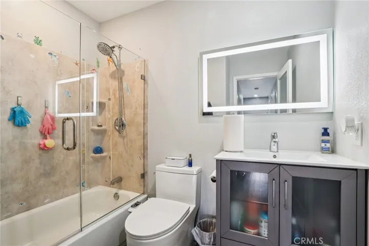 15928 Hunsaker 7, Paramount, California 90723