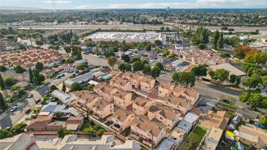 15928 Hunsaker 7, Paramount, California 90723