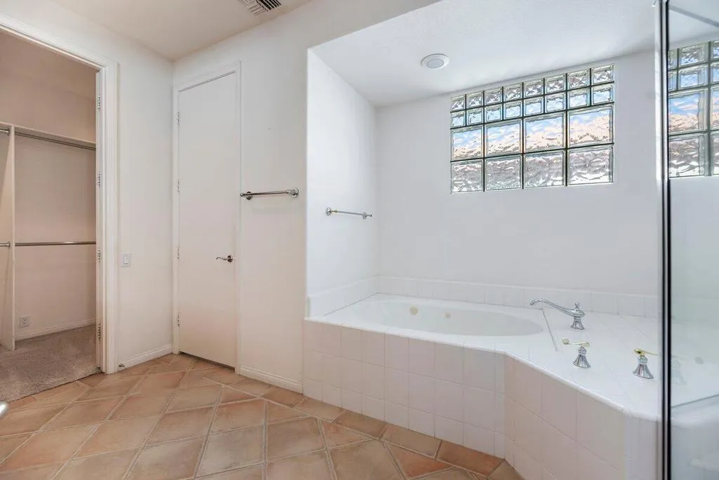 48420 Via Solana, La Quinta, California 92253 home-pic-14