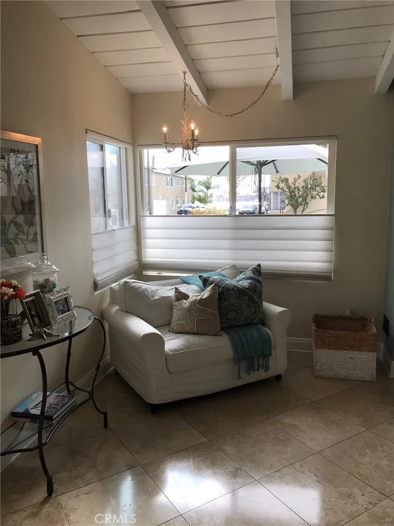 75 Claremont, Long Beach, California 90803 home-pic-3