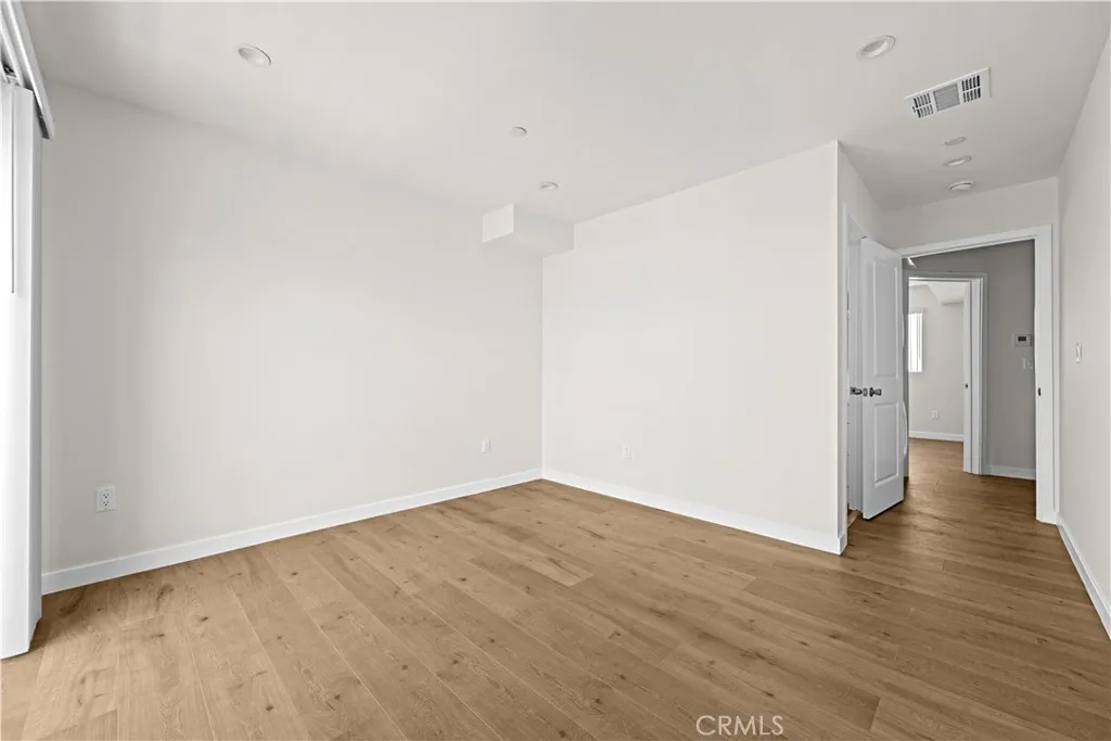 5218 Auckland Avenue, Toluca Lake, California 91601 home-pic-53