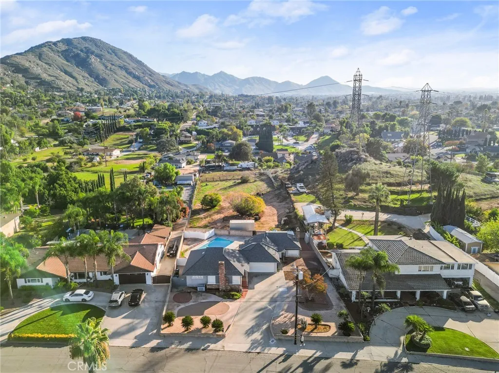 22895 Vista Grande, Grand Terrace, California 92313 home-pic-0